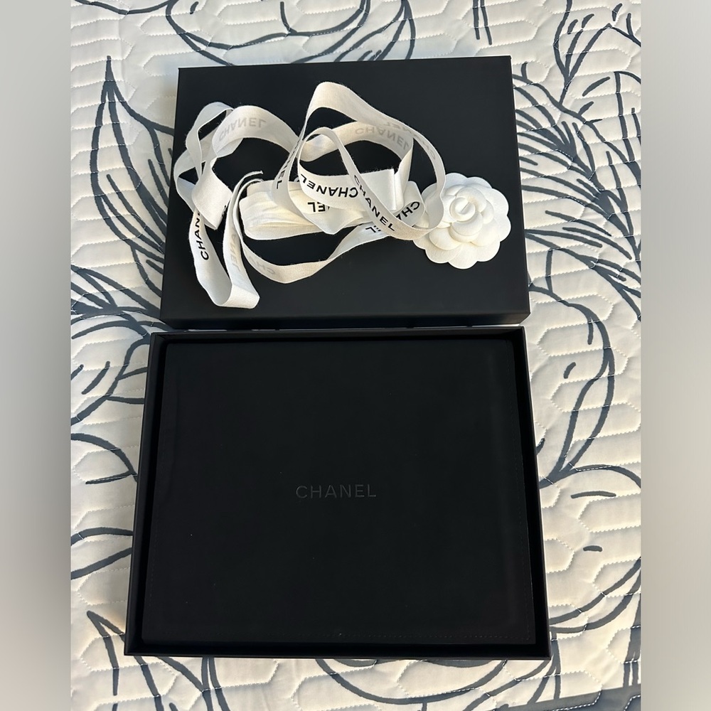 chanel Long necklace Empty Box.Including Flower And Ribbon.